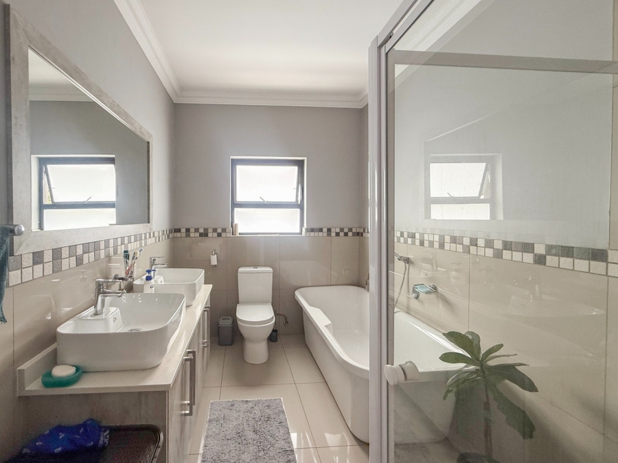 4 Bedroom Property for Sale in Melodie North West